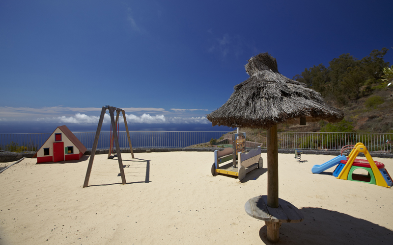 Hôtel Village Cabo Girao 4*, Séjour Portugal, Madère, Île de Madère par Ôvoyages Hôtel Village Cabo Girao 4*, Séjour Portugal, Madère, Île de Madère par Ôvoyages