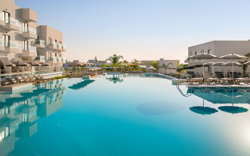 Hôtel Atlantica Aqua Blue 4*, Séjour Chypre par Ôvoyages Hôtel Atlantica Aqua Blue 4*, Séjour Chypre par Ôvoyages