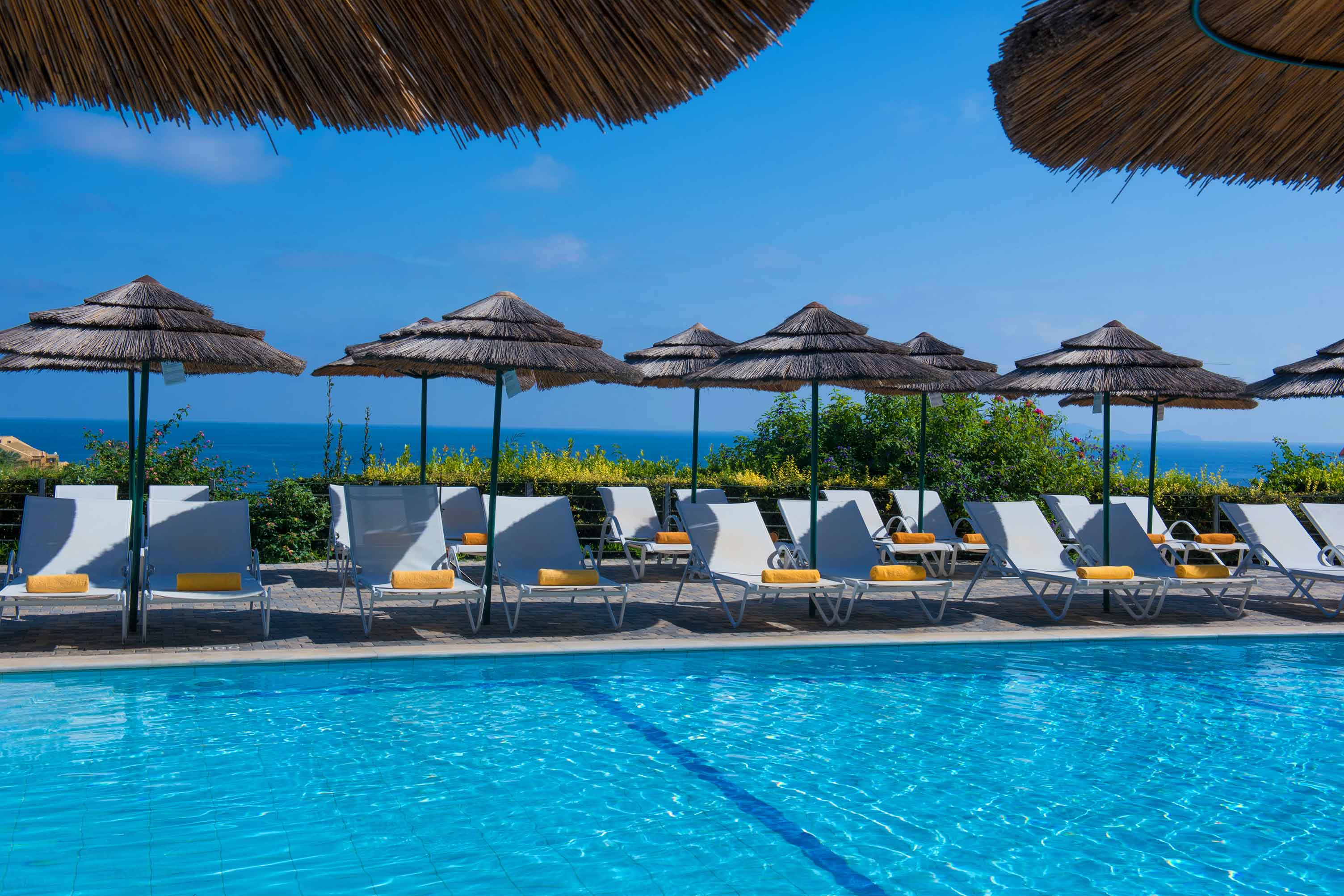 Top Clubs Emotion Blue Bay Resort Hotel